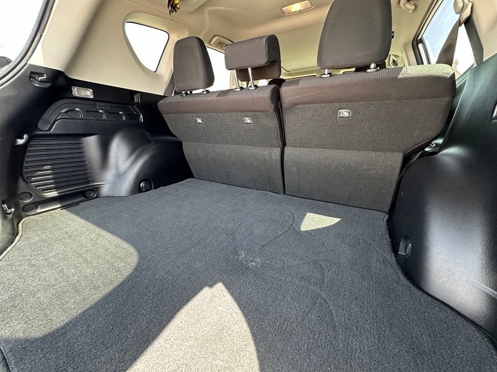 Used 2018 Toyota RAV4 XLE FWD image 28