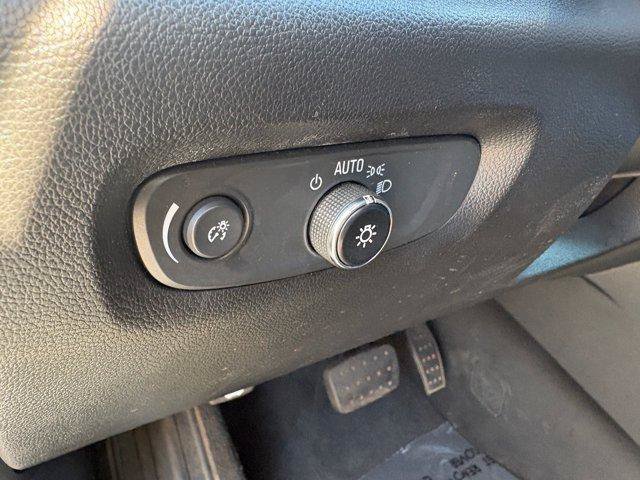 Used 2023 Chevrolet Traverse LT FWD image 20