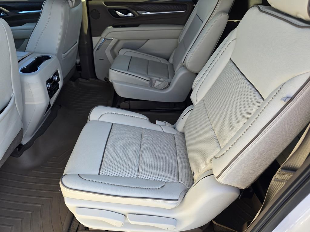 Used 2021 GMC Yukon XL Denali w/ Denali Premium Package image 29