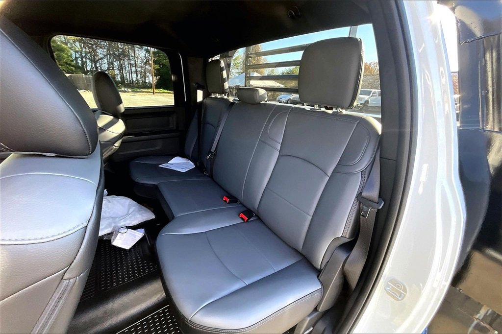 Used 2024 RAM 5500 Tradesman w/ Chrome Appearance Group image 19