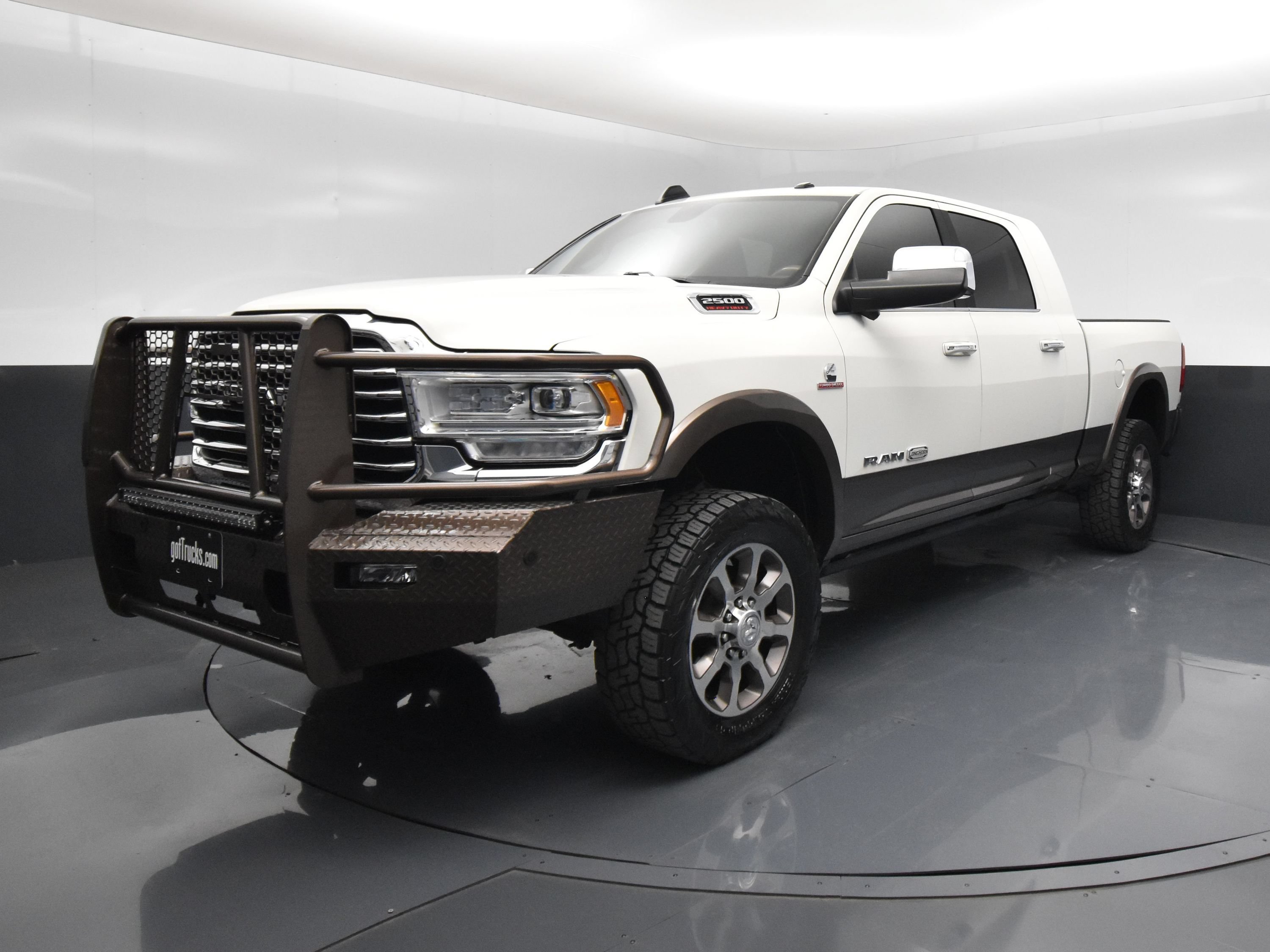 Used 2022 RAM 2500 Limited AWD/4WD image 2