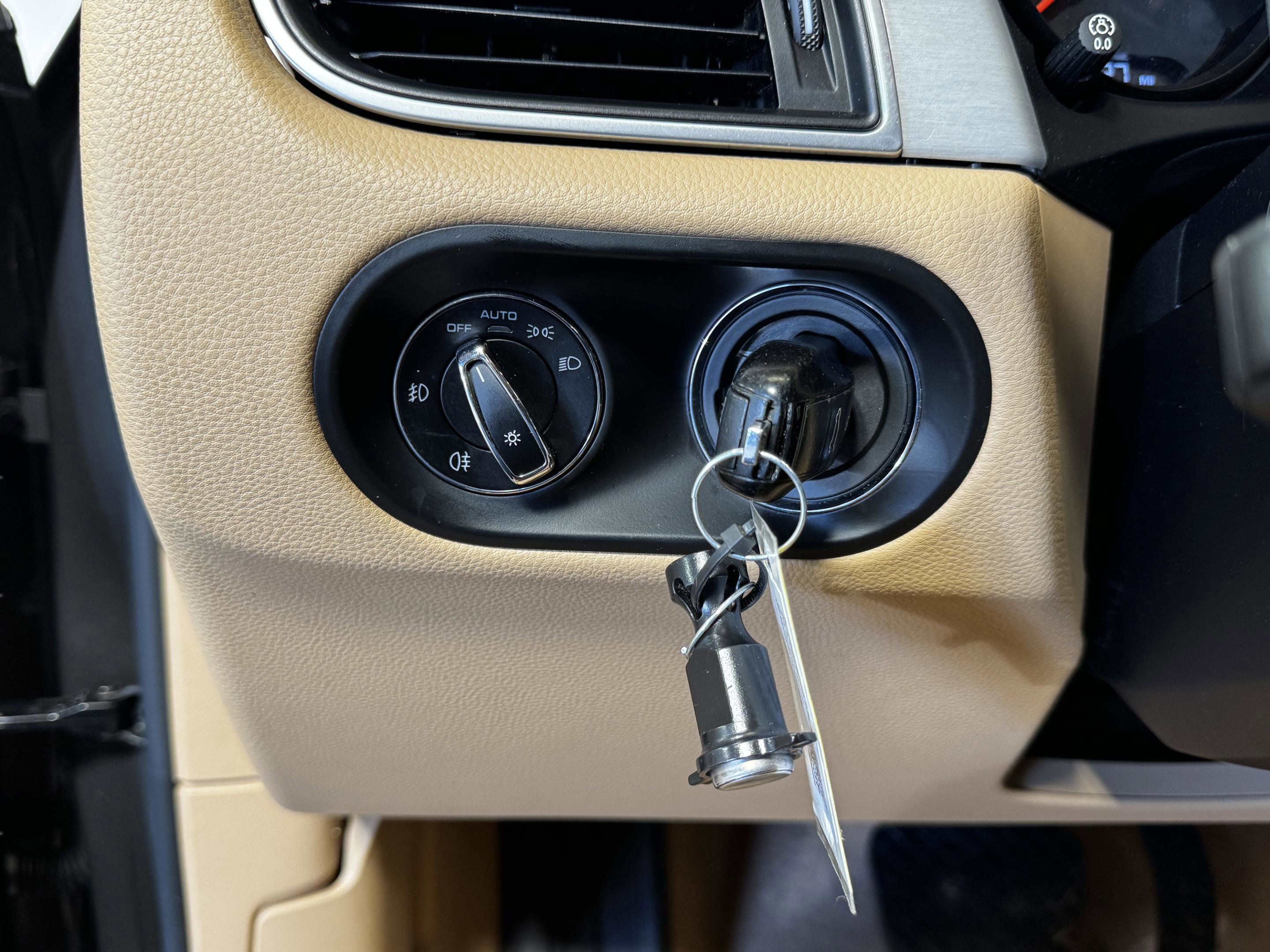 Used 2016 Porsche Macan Turbo image 27