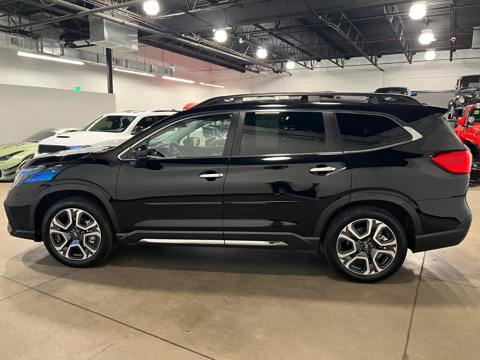 Used 2024 Subaru Ascent Touring AWD/4WD image 6