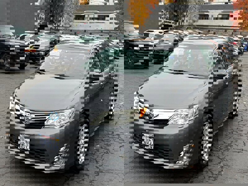 Used 2012 Toyota Camry XLE image 5