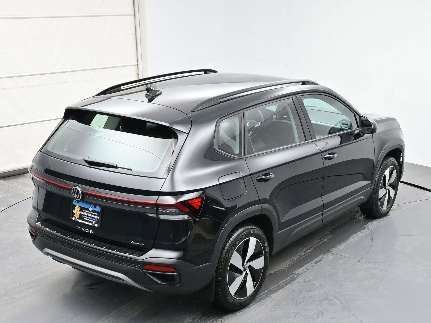 Certified 2025 Volkswagen Taos S w/ Taos Adventure Package (SXB) AWD/4WD image 33