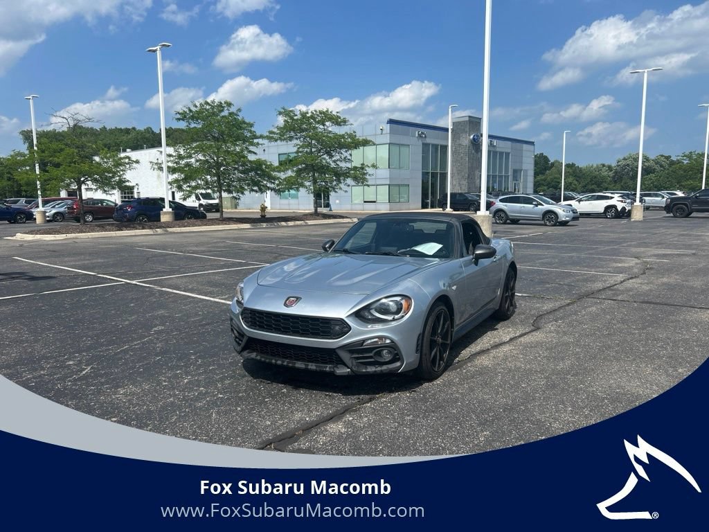 Used 2018 FIAT 124 Spider Abarth w/ Convenience Group RWD image 1