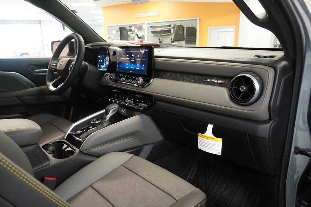 New 2026 Chevrolet Colorado ZR2 w/ Technology Package AWD/4WD image 37