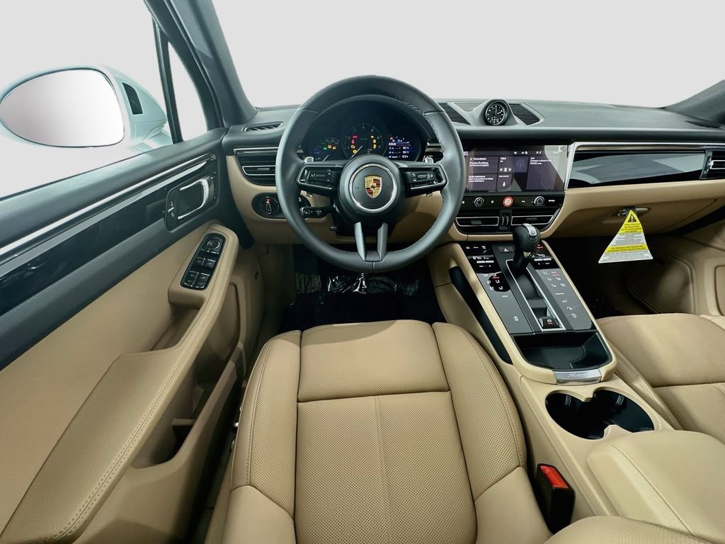 Certified 2026 Porsche Macan AWD/4WD image 25