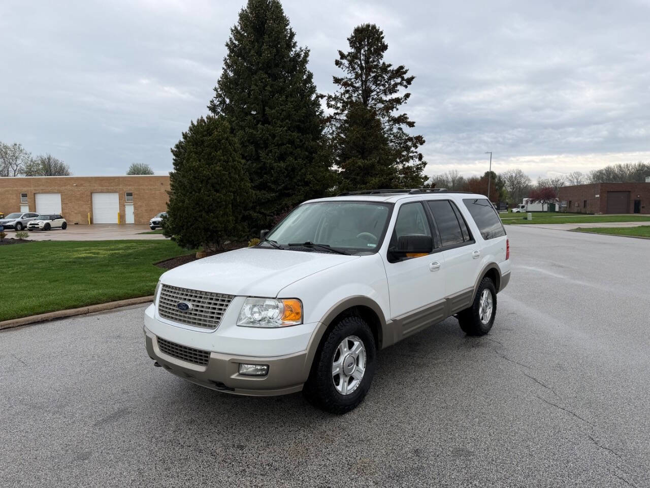 Used 2004 Ford Expedition Eddie Bauer AWD/4WD image 1