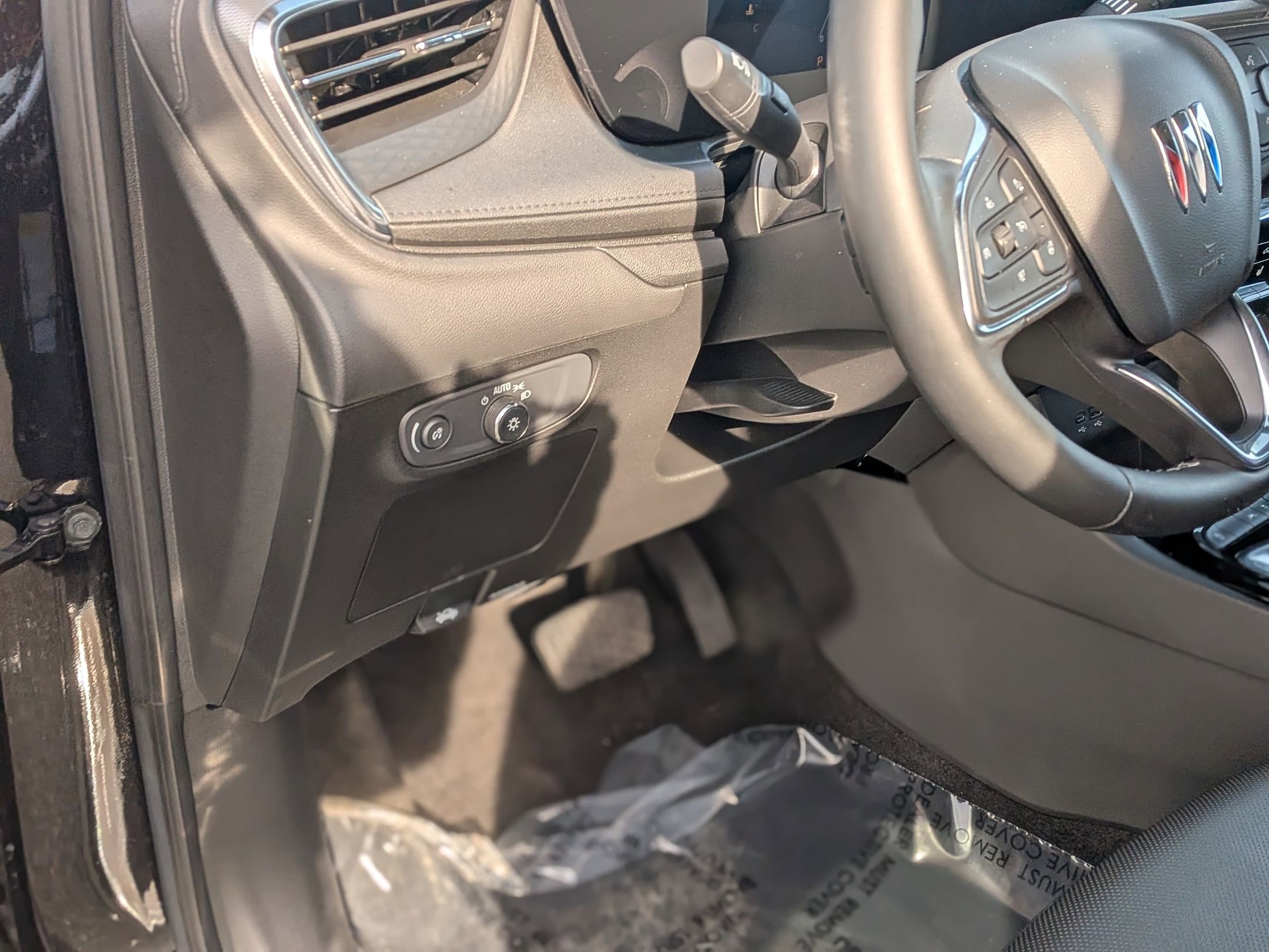 Certified 2024 Buick Encore GX Avenir w/ Avenir Convenience Package image 18