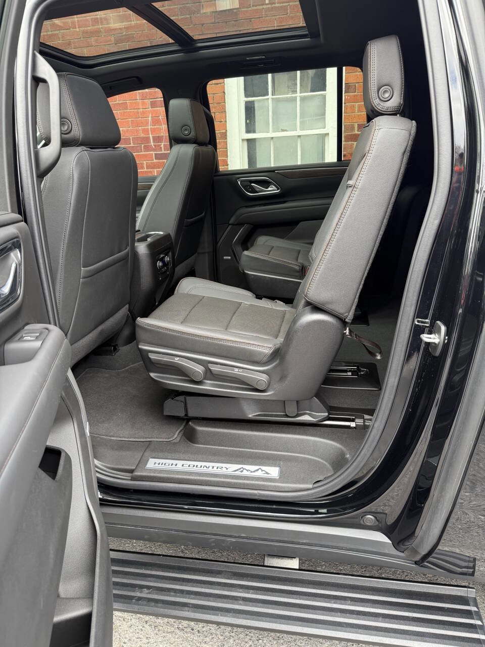 Used 2024 Chevrolet Suburban High Country image 30