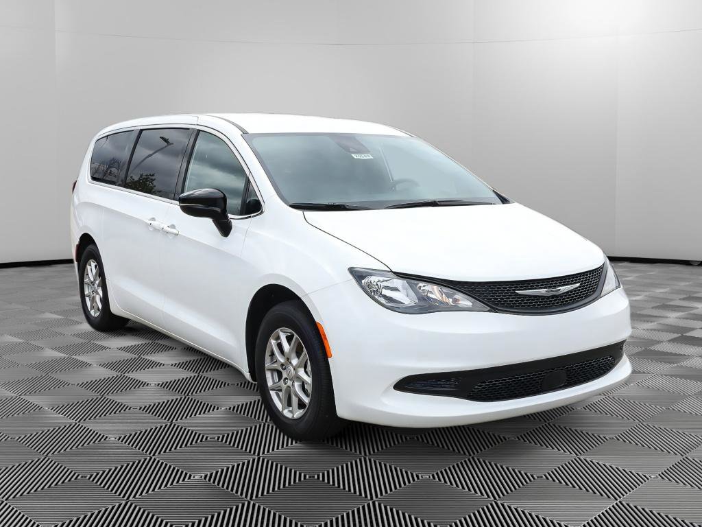 New 2026 Chrysler Voyager LX FWD image 10