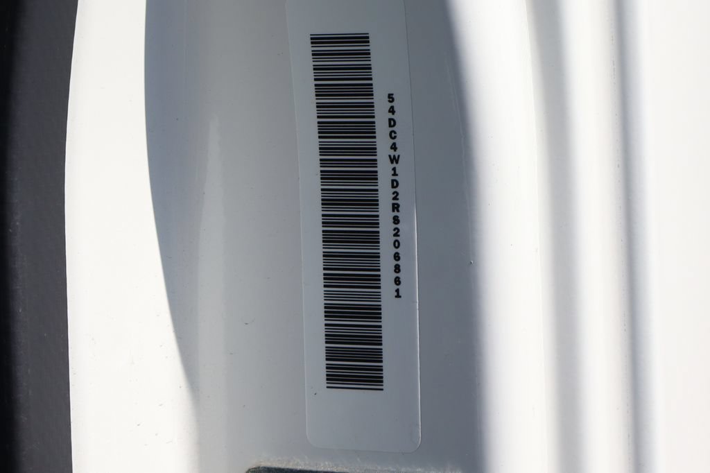 Used 2024 Isuzu NPR RWD image 42