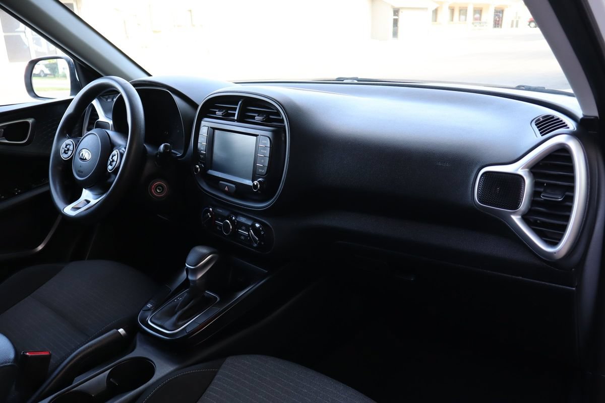 Used 2021 Kia Soul S FWD image 17