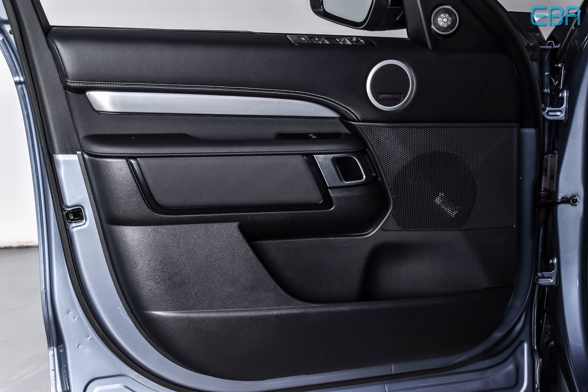 Used 2023 Land Rover Discovery S R-Dynamic image 15