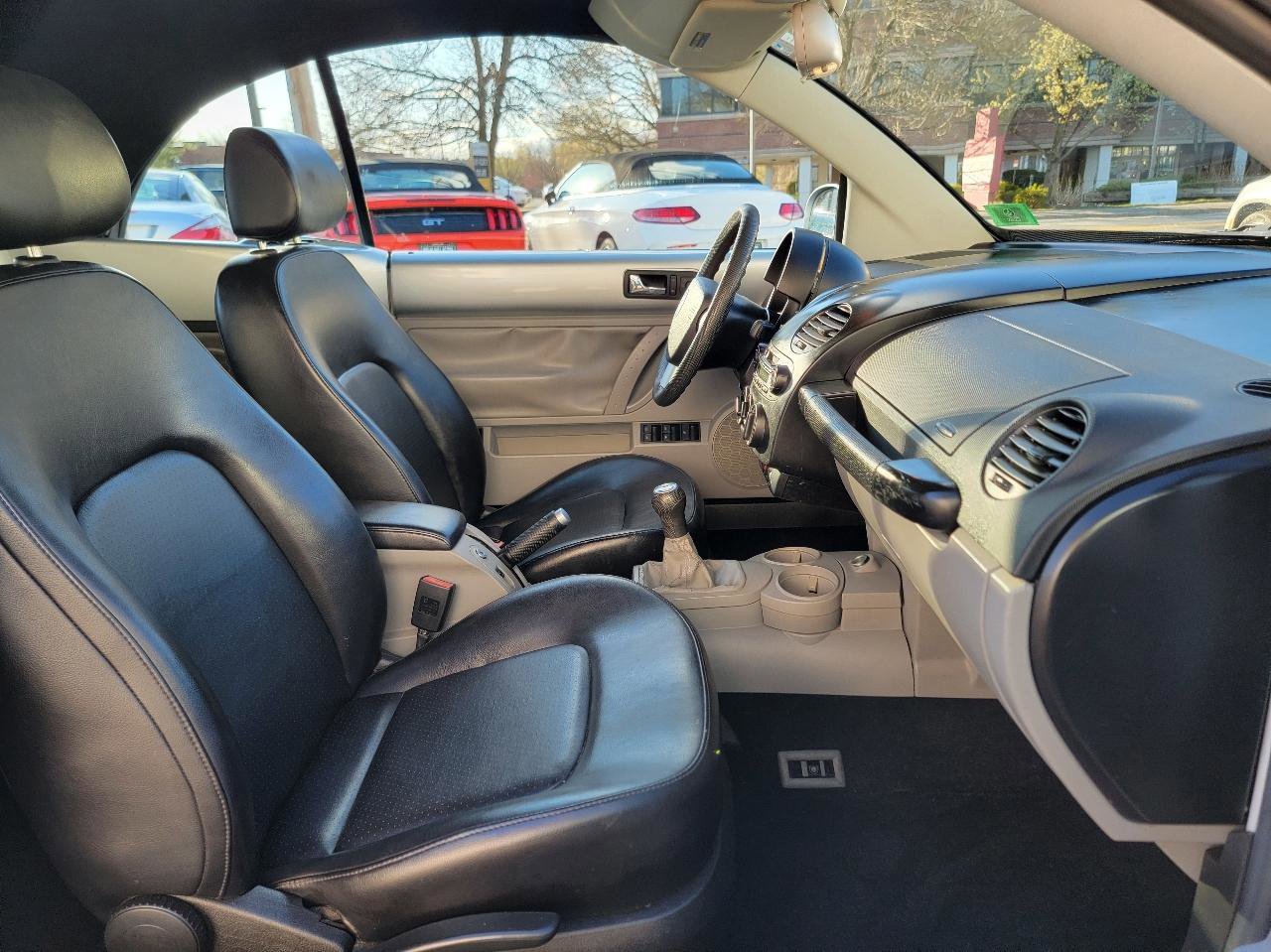 Used 2004 Volkswagen Beetle GLS FWD image 34