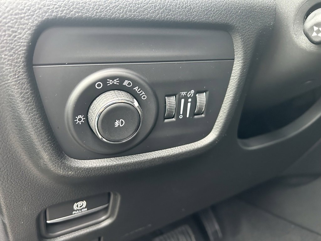 New 2025 Jeep Grand Cherokee L Summit w/ Obsidian Package image 14