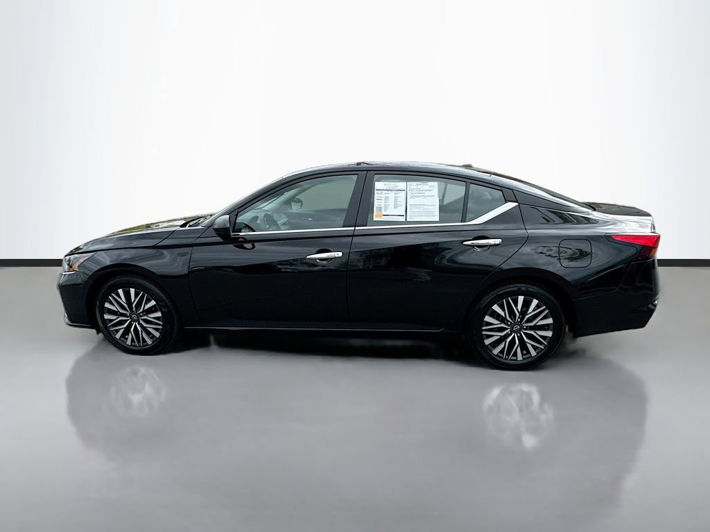 Used 2025 Nissan Altima 2.5 SV image 4