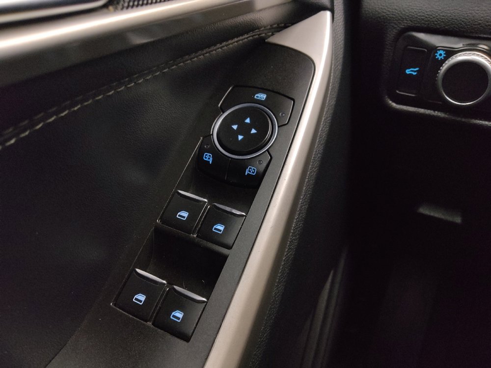 Used 2022 Ford Explorer XLT image 27