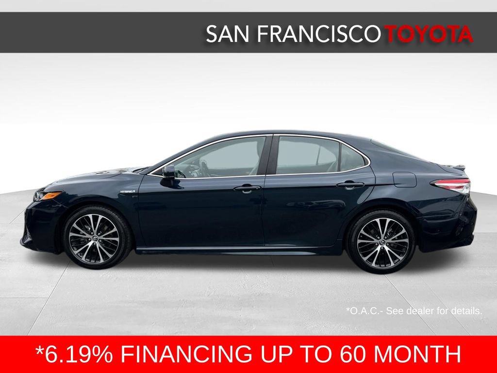Certified 2018 Toyota Camry SE FWD image 2