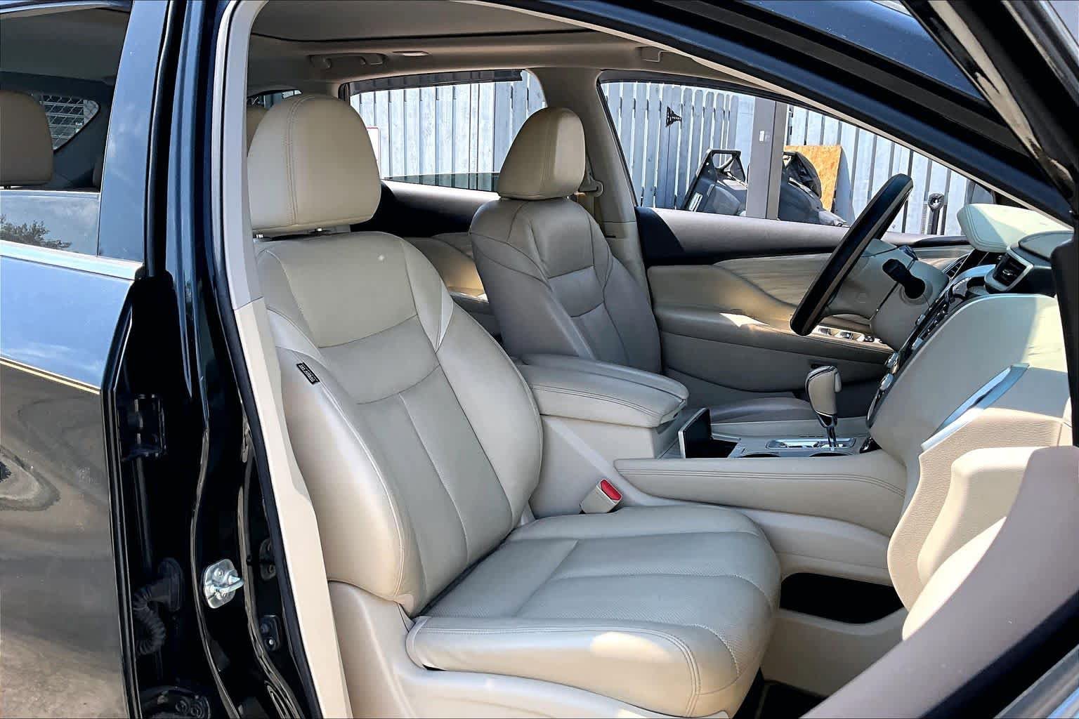 Used 2016 Nissan Murano Platinum w/ Platinum Technology Package FWD image 9