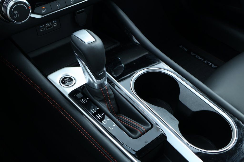 New 2025 Nissan Altima 2.5 SR image 13