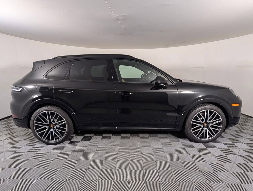 Certified 2026 Porsche Cayenne GTS AWD/4WD image 8