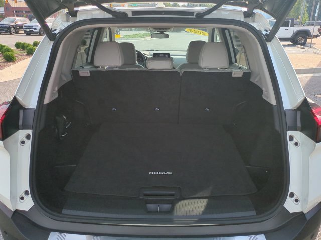 Used 2023 Nissan Rogue SV w/ SV Premium B Package FWD image 13