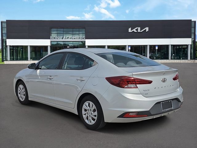 Used 2019 Hyundai Elantra SE w/ Cargo Package FWD image 3
