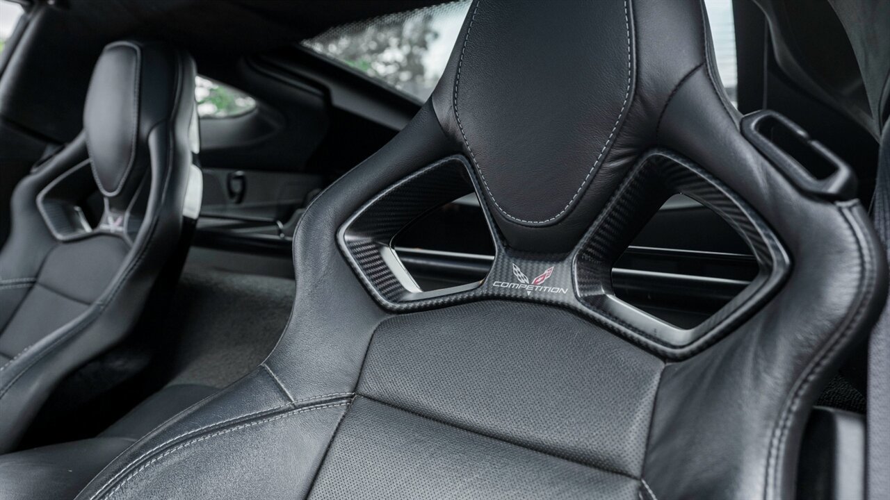 Used 2016 Chevrolet Corvette Z06 w/ 3LZ Preferred Equipment Group RWD image 27
