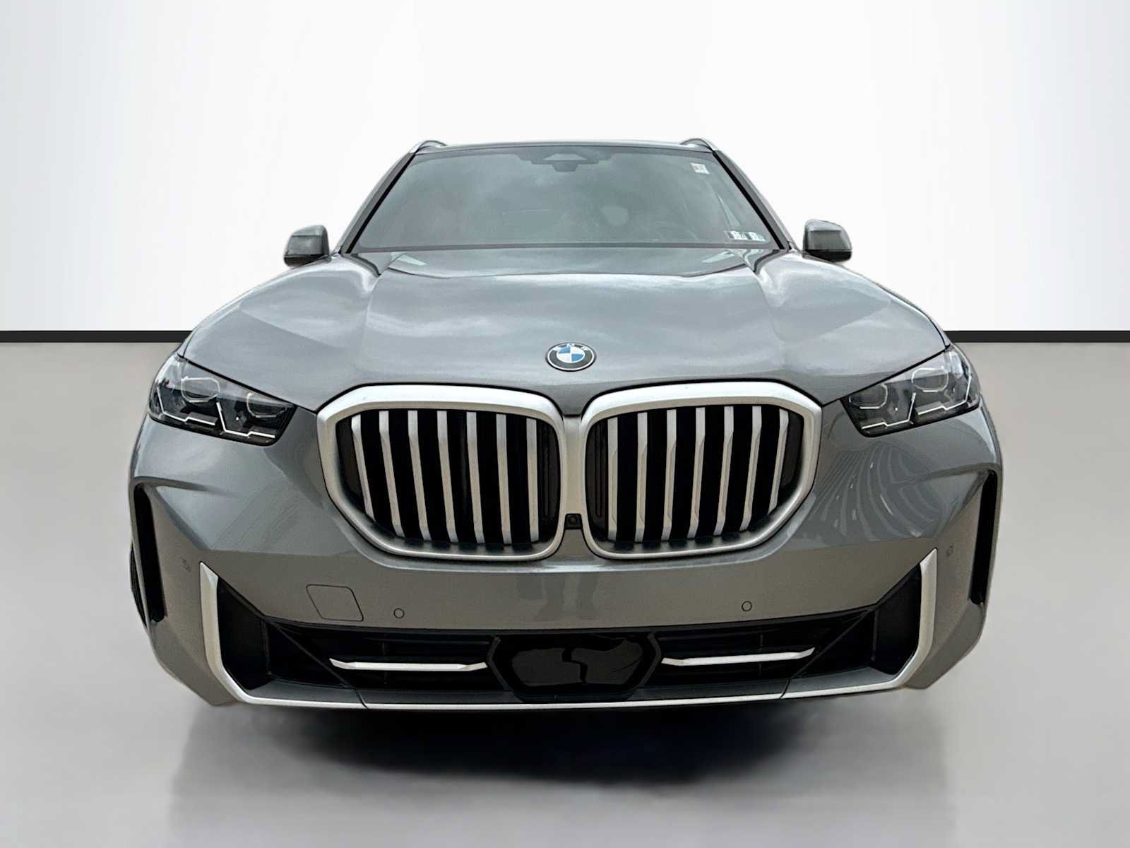 Used 2024 BMW X5 xDrive40i w/ Premium Package AWD/4WD image 2