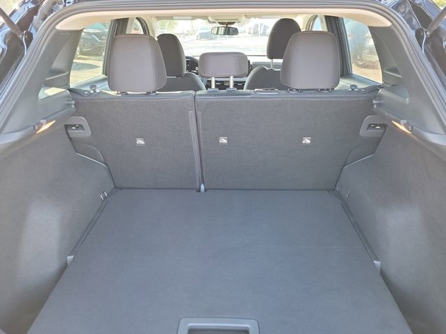 Used 2025 Nissan Kicks SV w/ Charging Package FWD image 9