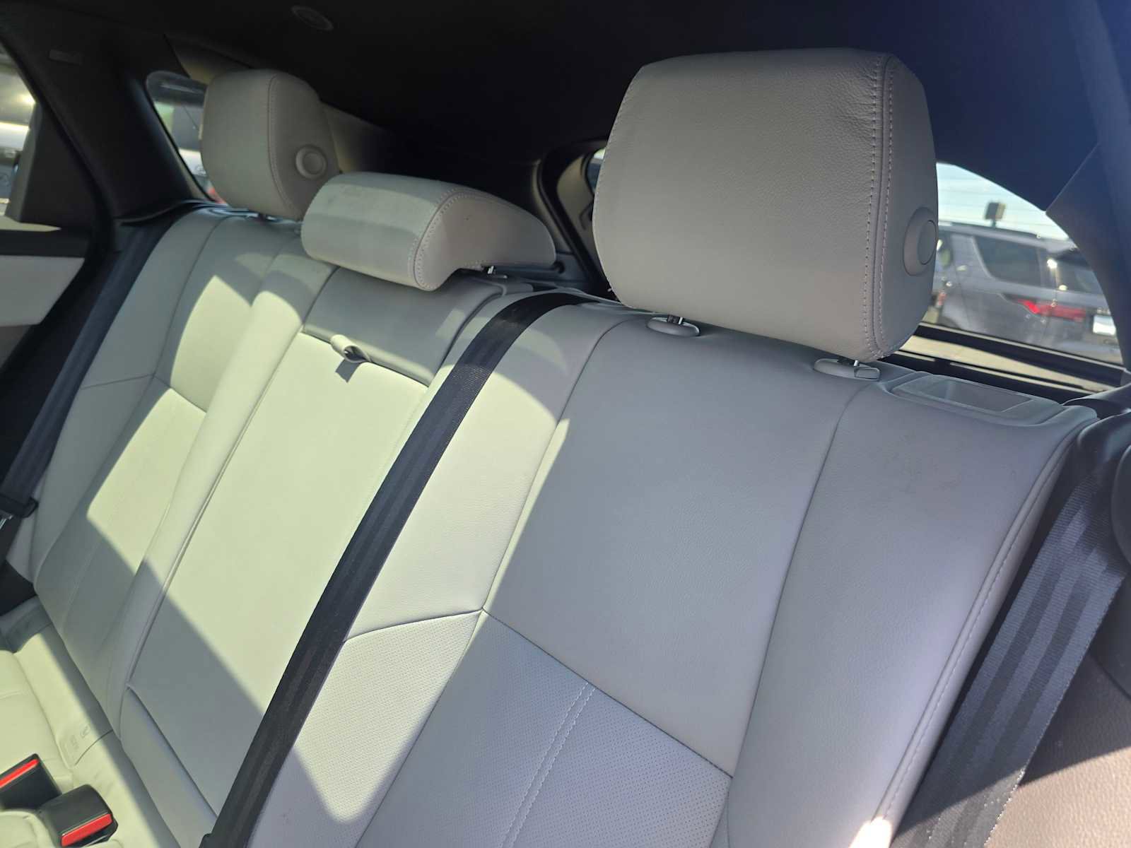 Used 2026 Land Rover Range Rover Velar S AWD/4WD image 18