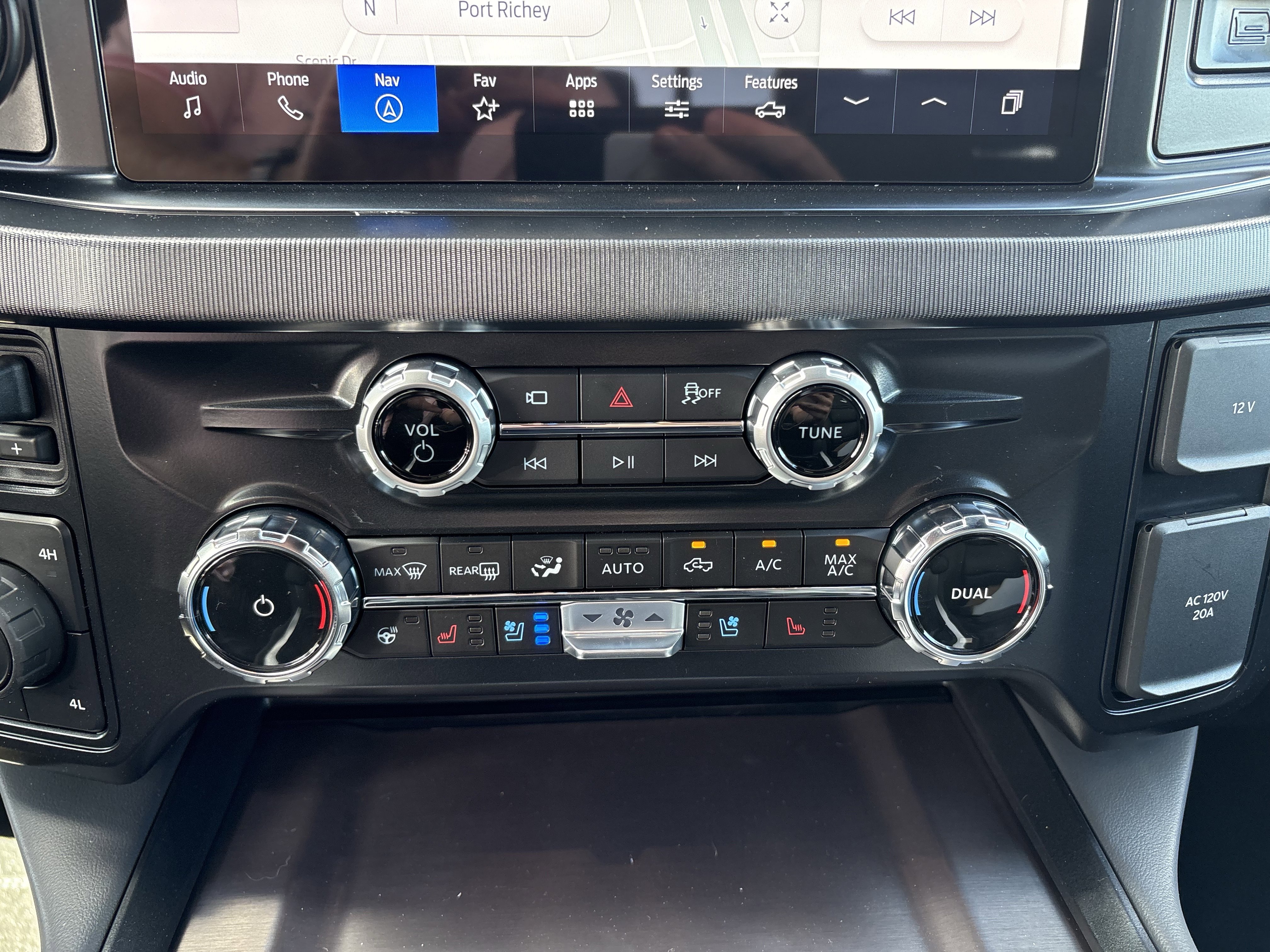 New 2026 Ford F350 Platinum image 24