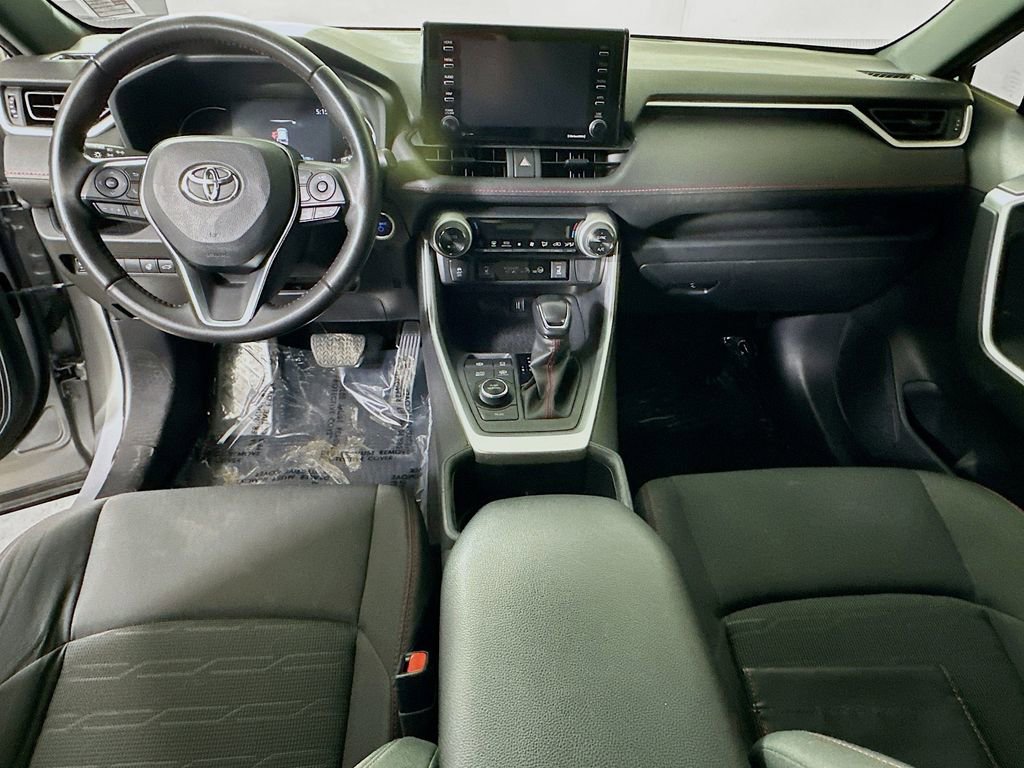 Used 2022 Toyota RAV4 SE w/ Weather & Moonroof Package image 15