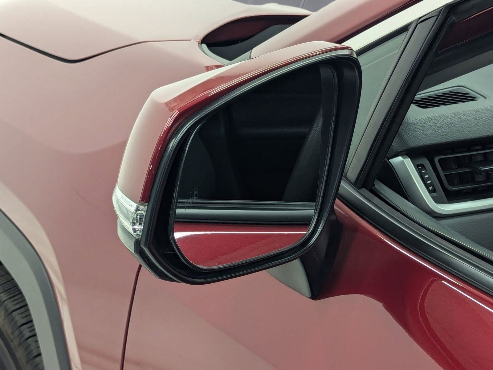 Used 2023 Toyota RAV4 XLE image 33