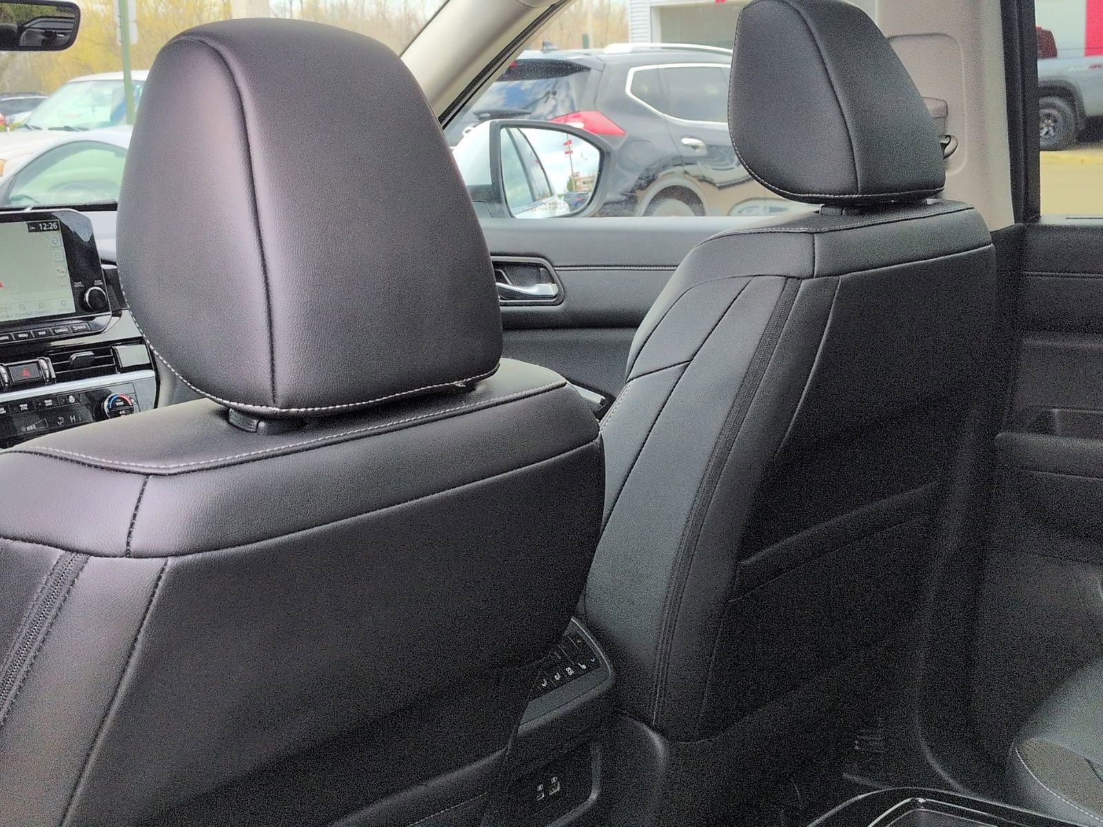 Certified 2025 Nissan Pathfinder SL w/ SL Premium Package image 31