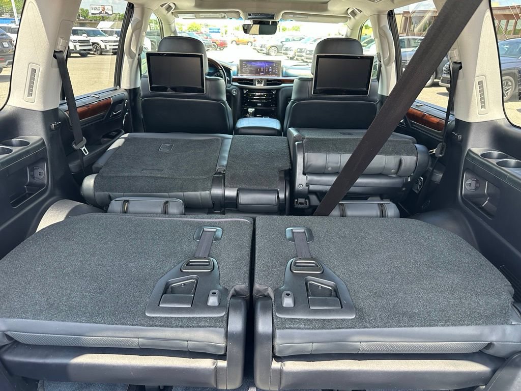 Used 2020 Lexus LX 570 4WD w/ Luxury Package image 39