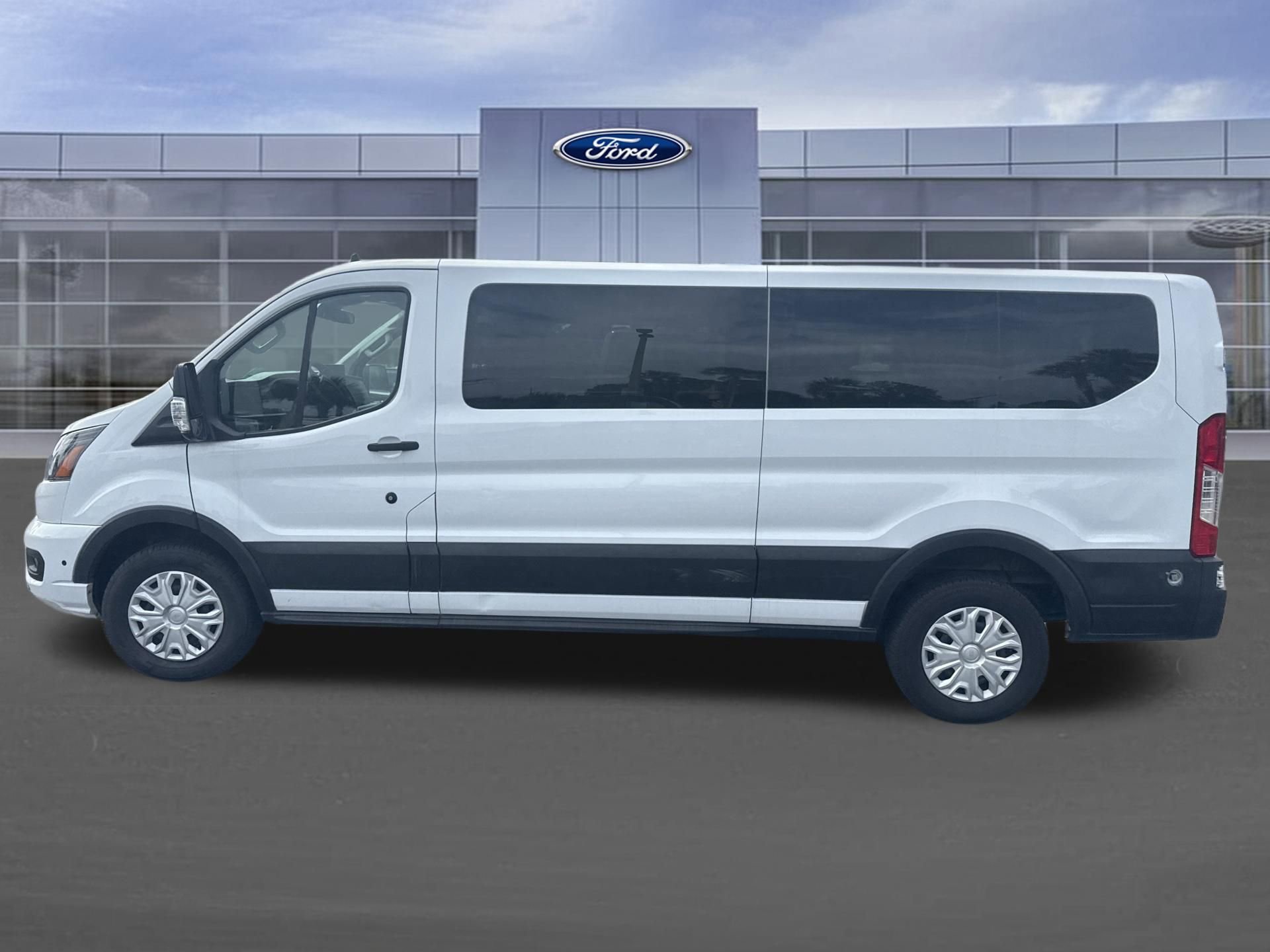 Used 2024 Ford Transit 350 XLT RWD image 8