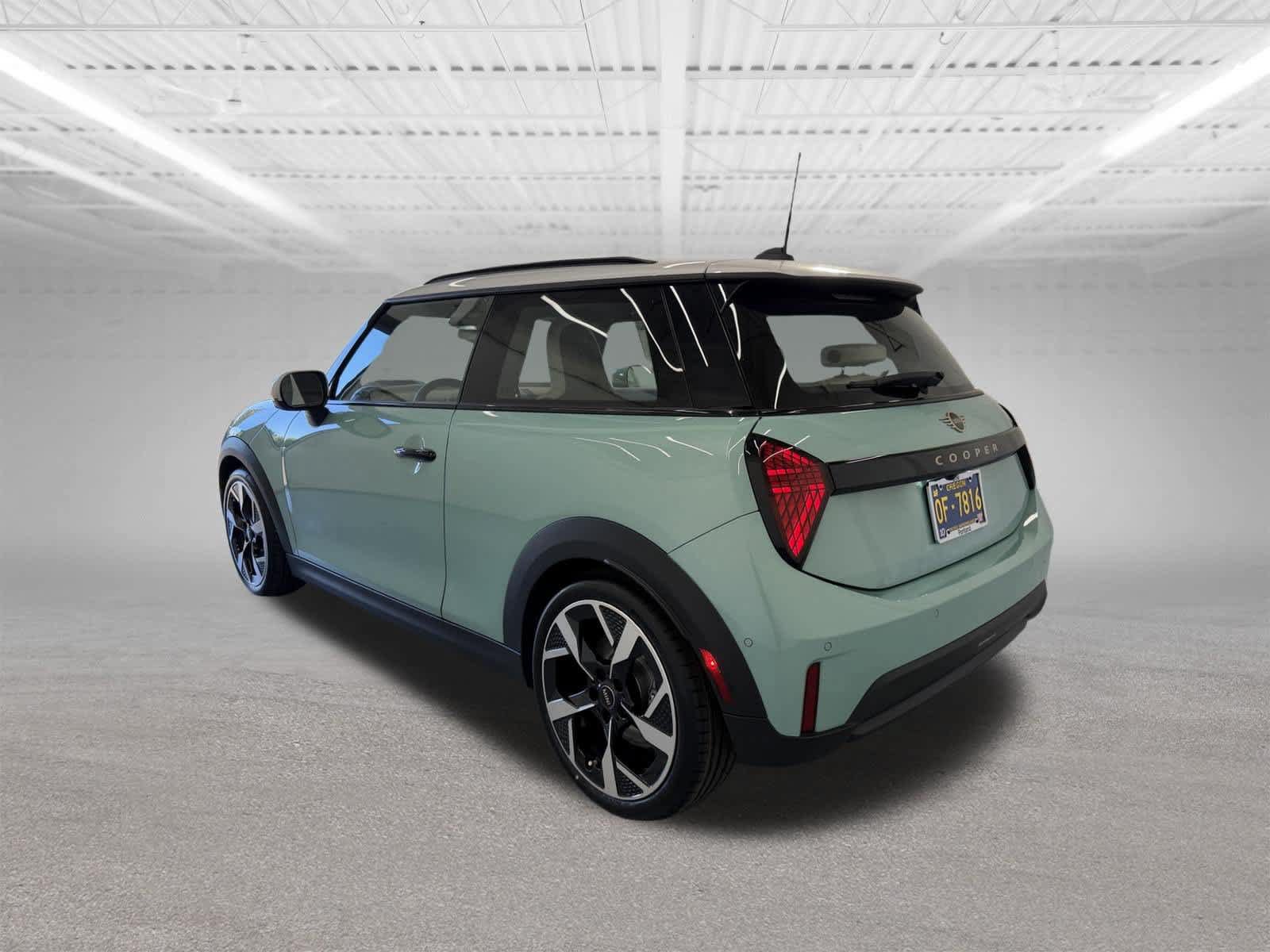 Used 2025 MINI Cooper 2-Door Hardtop FWD image 3