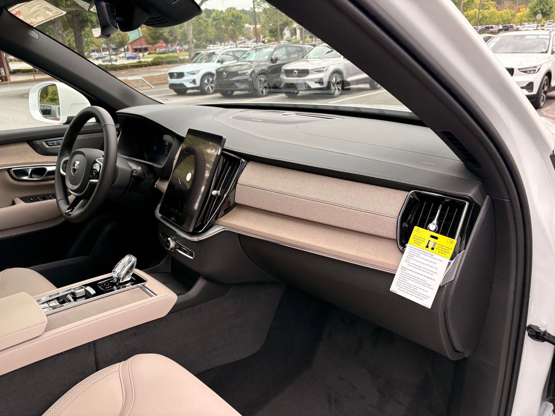 New 2026 Volvo XC90 B6 Plus w/ Protection Package image 28