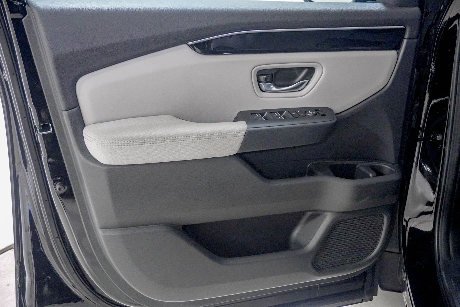 Used 2023 Honda Pilot LX image 17