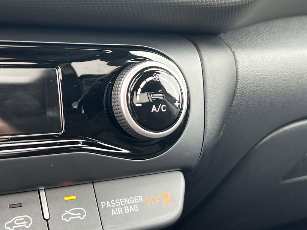 Used 2023 Hyundai Kona SEL w/ Convenience Package image 33