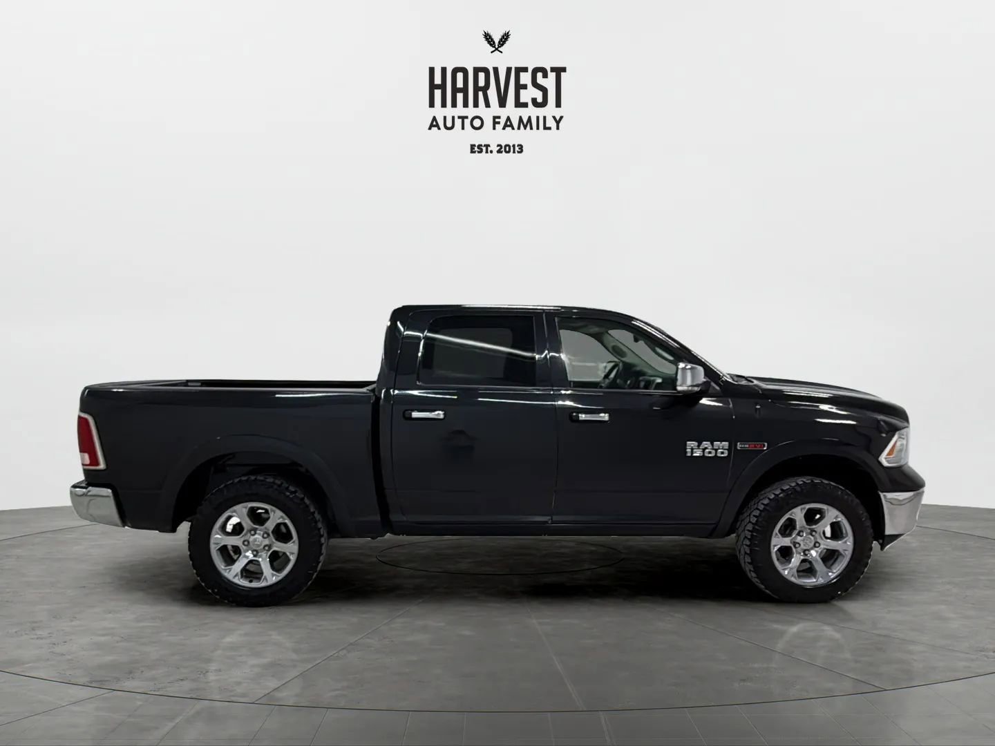 Used 2018 RAM 1500 Laramie w/ Convenience Group AWD/4WD image 8