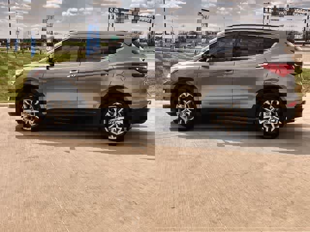 Used 2015 Hyundai Santa Fe Sport 2.0T image 4