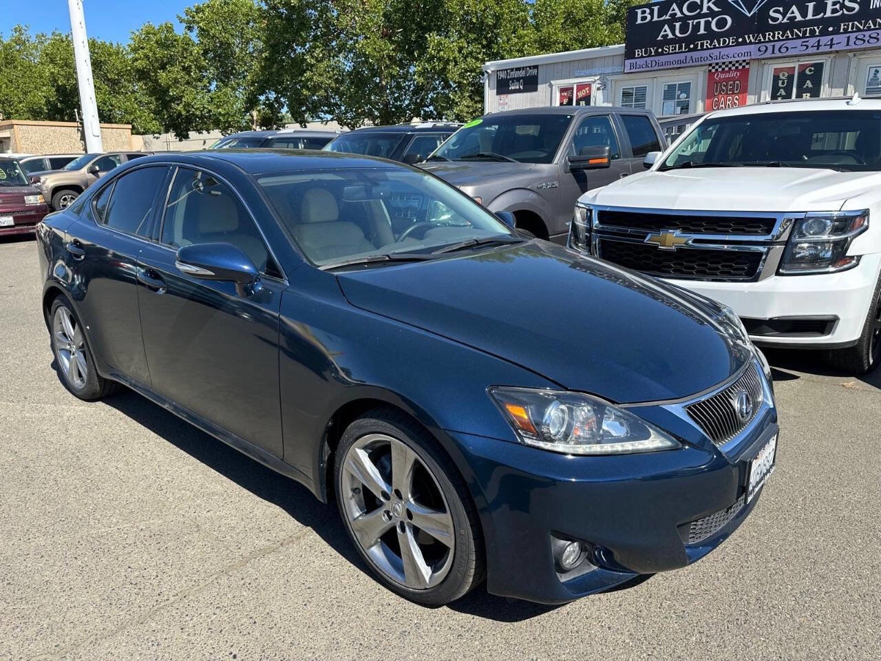 Used 2011 Lexus IS 250 w/ Premium Pkg Value Edition RWD image 4