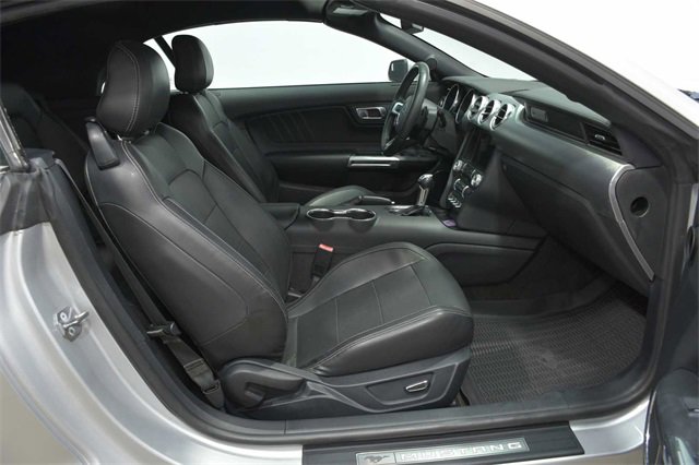 Used 2022 Ford Mustang Premium image 10