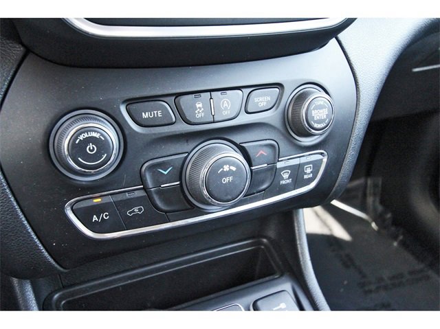 Used 2022 Jeep Cherokee Latitude image 24