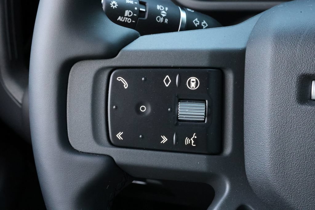 New 2026 Land Rover Defender 110 X-Dynamic SE AWD/4WD image 12