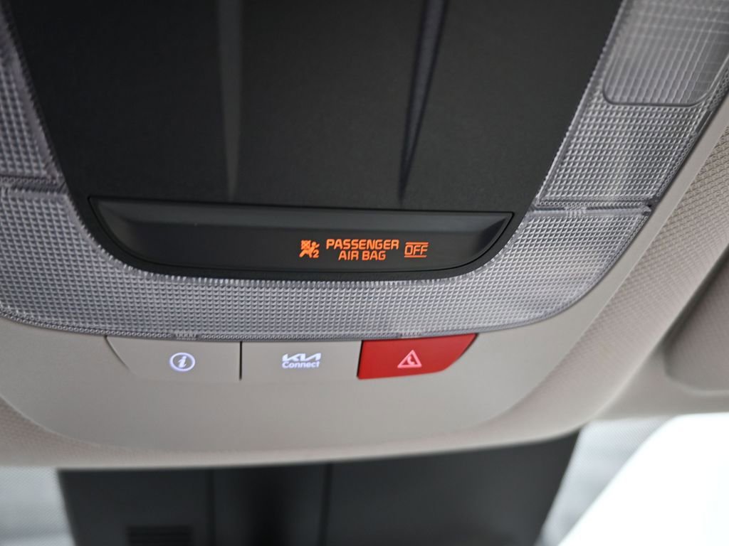 Used 2023 Kia Sorento S image 31